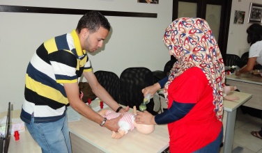 مساعدة حديثي الولادة على التنفس (HBB)