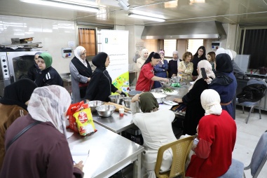  تدريب تحضير الطعام الصحي لمسؤولي المقاصف المدرسية
